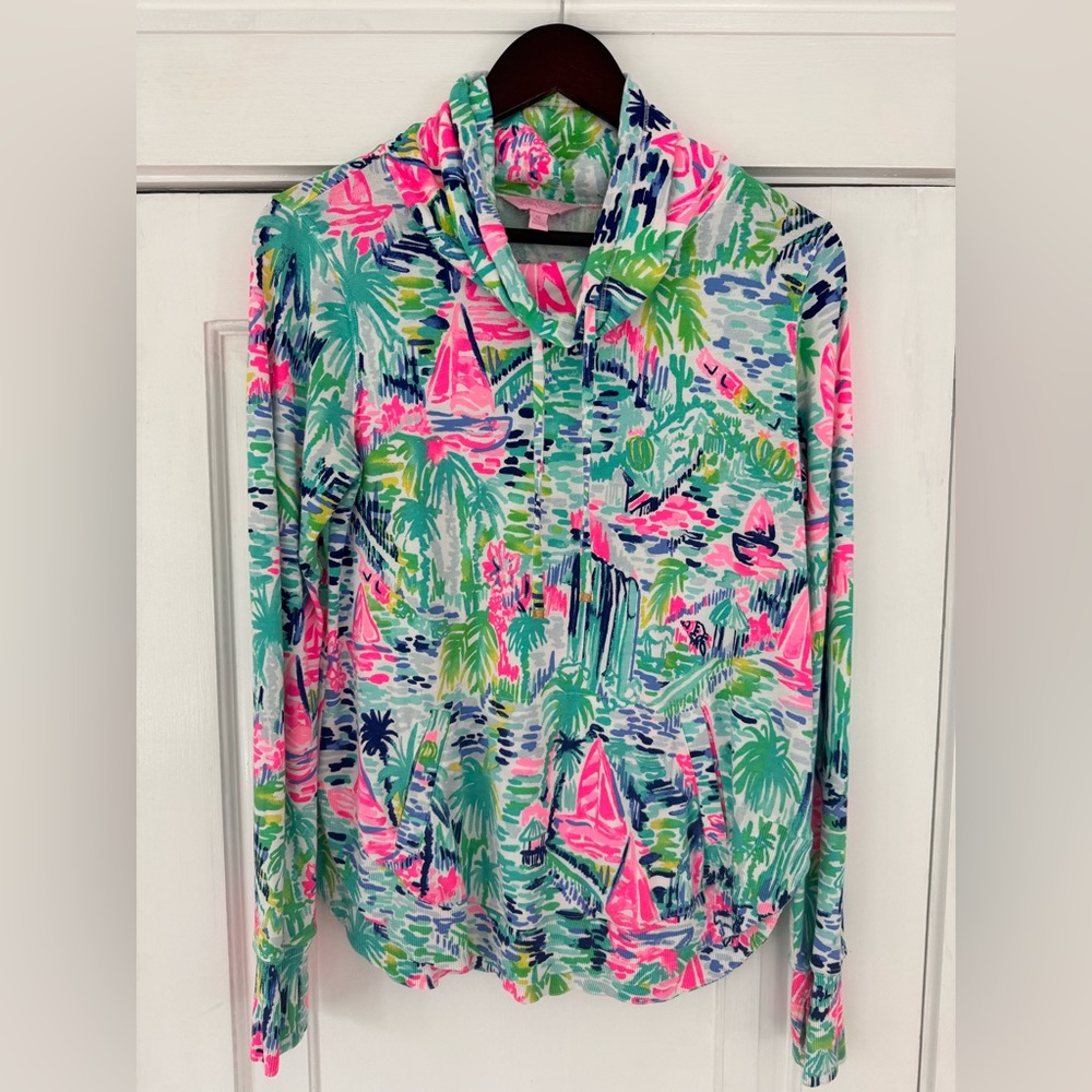 Lily Pulitzer casual pullover top. Vibrant colors.